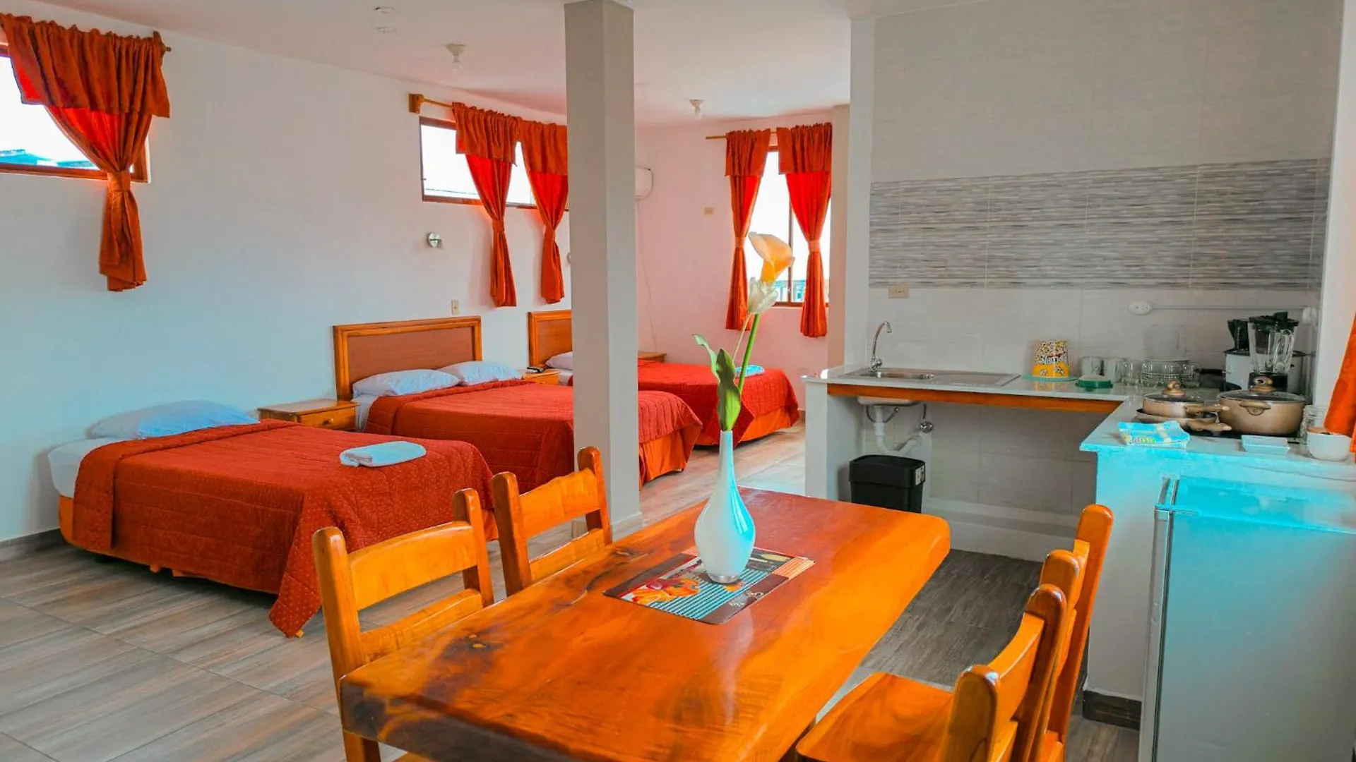 Suites En El Centro Puerto Ayora  Aparthotel Puerto Ayora (Galapagos Islands)