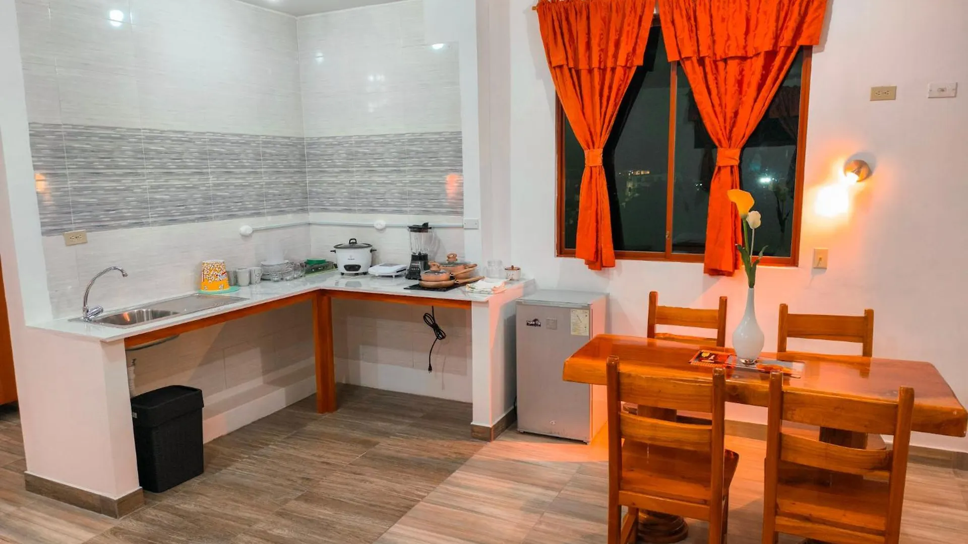 Aparthotel Suites En El Centro Puerto Ayora